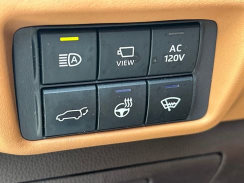 Used 2021 Toyota Highlander Platinum image 30