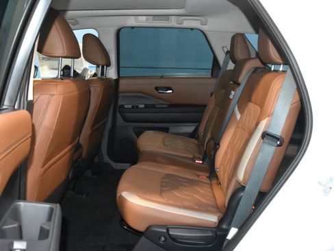 New 2026 Nissan Pathfinder Platinum w/ Cargo Package image 19