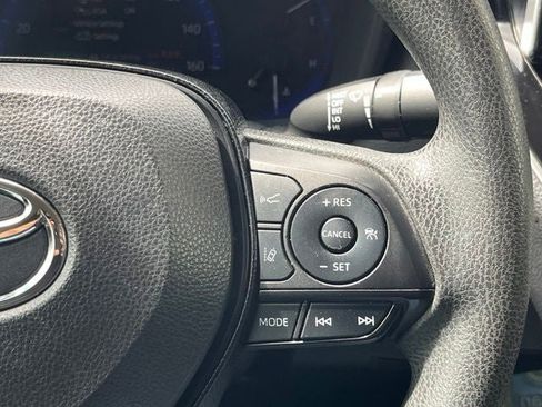 Used 2020 Toyota Corolla LE FWD image 19