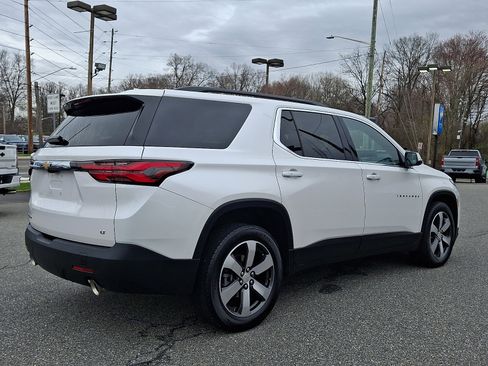Used 2023 Chevrolet Traverse LT w/ LT Premium Package image 6