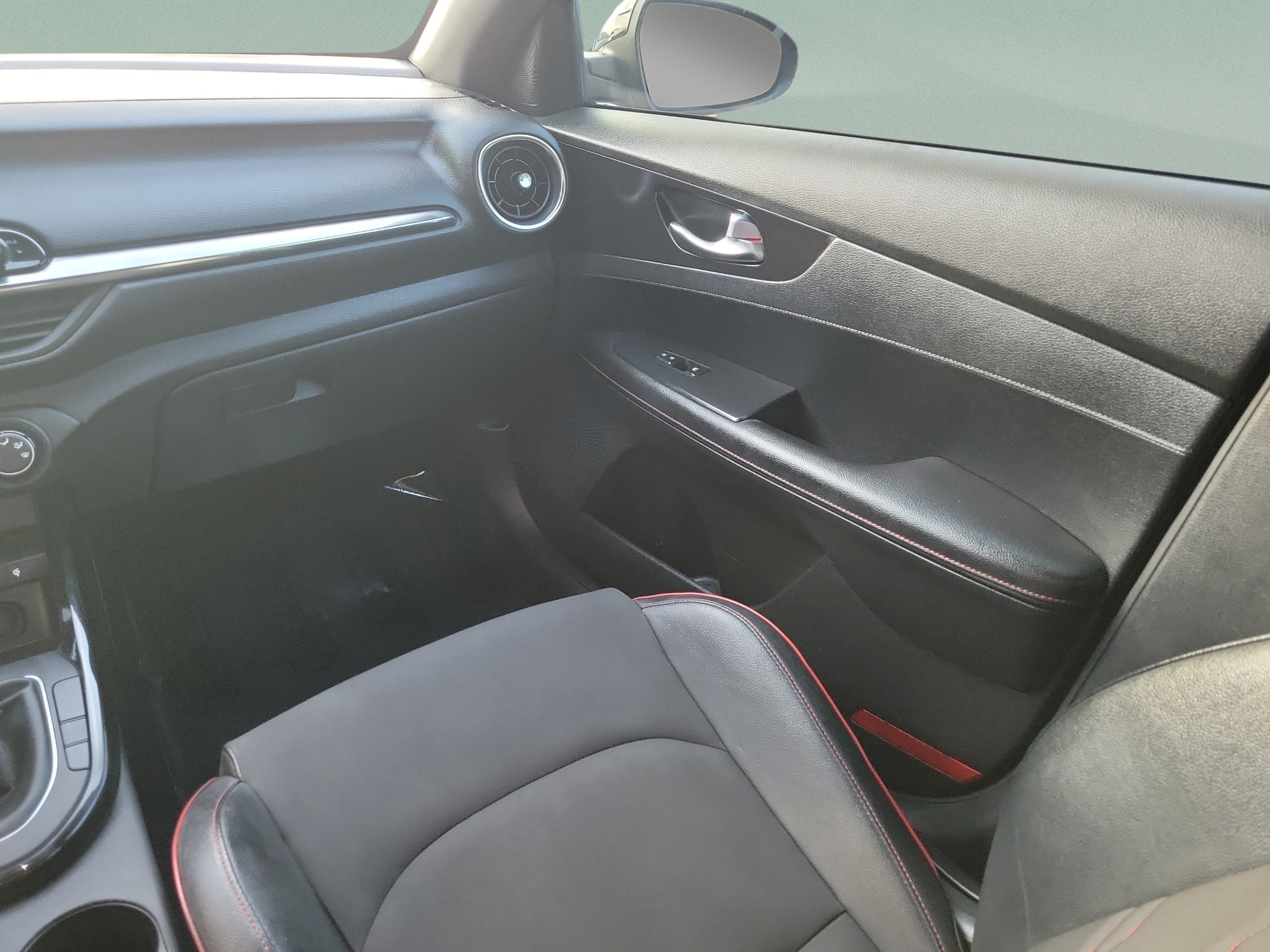 Certified 2021 Kia Forte GT FWD image 11