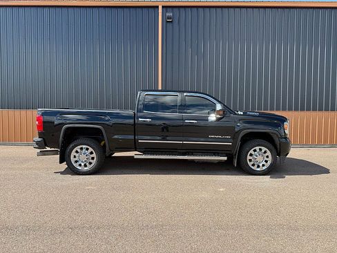Used 2019 GMC Sierra 2500 Denali AWD/4WD image 4