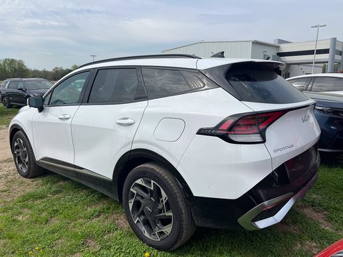 Used 2024 Kia Sportage SX image 3