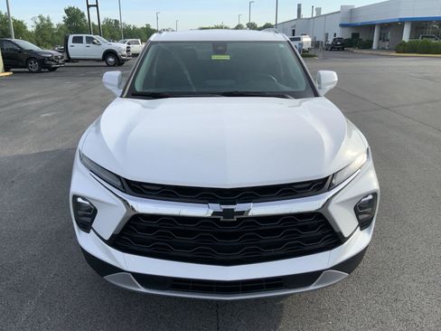 Used 2024 Chevrolet Blazer LT FWD image 3