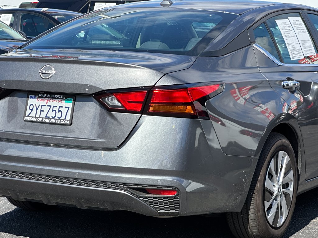 Used 2025 Nissan Altima 2.5 S FWD image 8