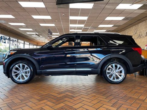 Used 2023 Ford Explorer Platinum w/ Technology Package AWD/4WD image 6
