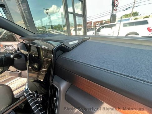 Used 2025 GMC Yukon XL Denali w/ Denali Reserve Package AWD/4WD image 30