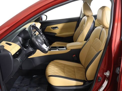 Used 2021 Nissan Sentra SV w/ SV Premium Package image 31