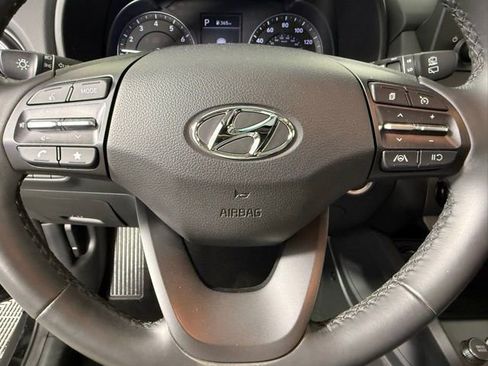 Used 2022 Hyundai Kona SEL image 18