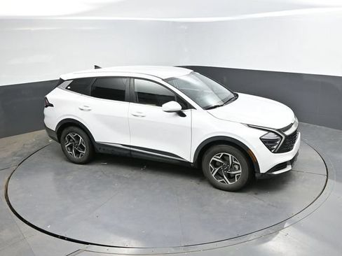 Used 2025 Kia Sportage LX FWD image 34