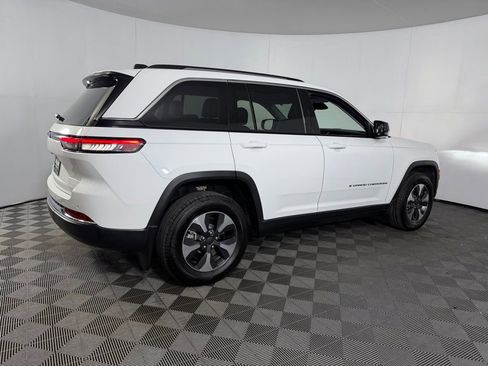 Used 2022 Jeep Grand Cherokee Limited 4xe w/ MOPAR Finishing Package AWD/4WD image 8