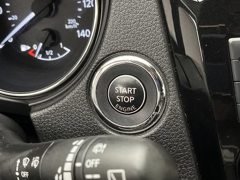 Used 2020 Nissan Rogue Sport SV w/ All-Weather Package AWD/4WD image 19