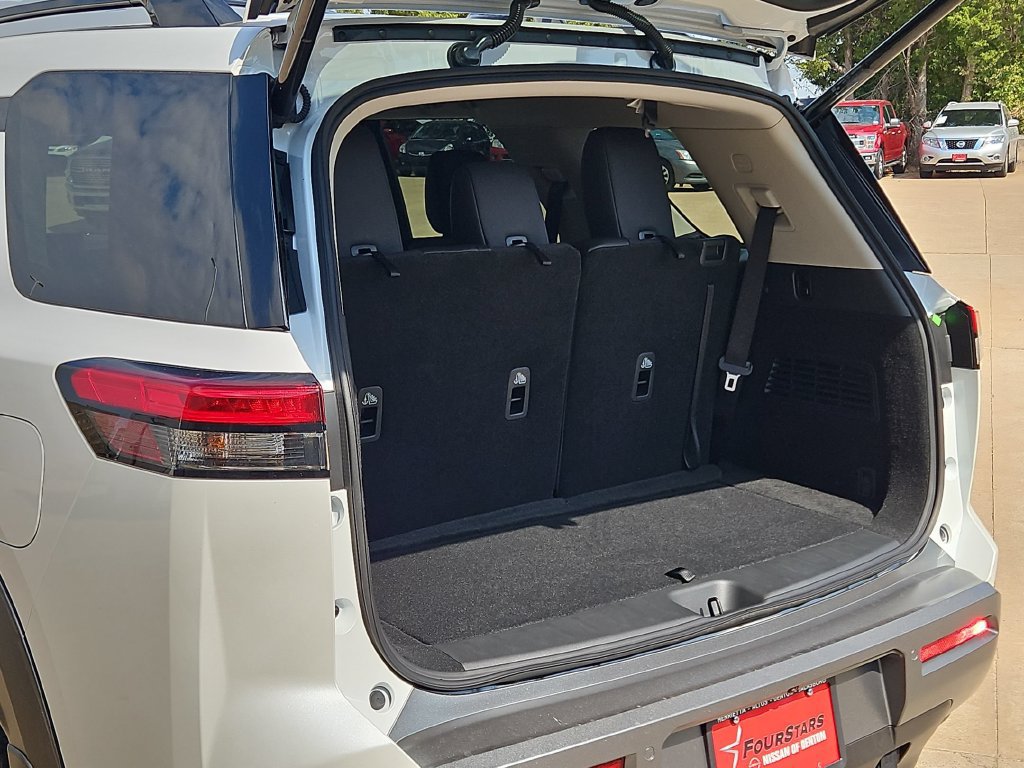 New 2026 Nissan Pathfinder SL FWD image 28