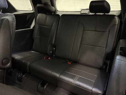 Used 2023 Chevrolet Traverse RS w/ LPO, Floor Liner Package AWD/4WD image 34