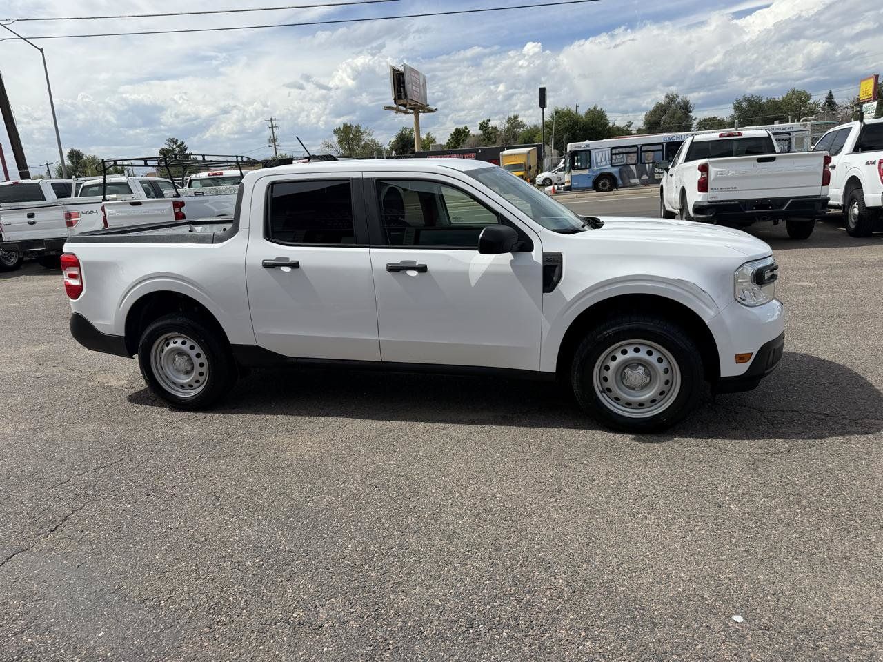 Used 2022 Ford Maverick XL FWD image 1
