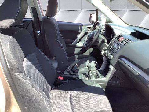 Used 2014 Subaru Forester 2.5i AWD/4WD image 13