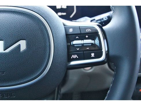 Used 2024 Kia Sorento SX FWD image 20