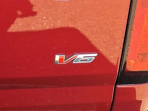 Used 2022 Chevrolet Colorado Z71 w/ Safety Package image 17