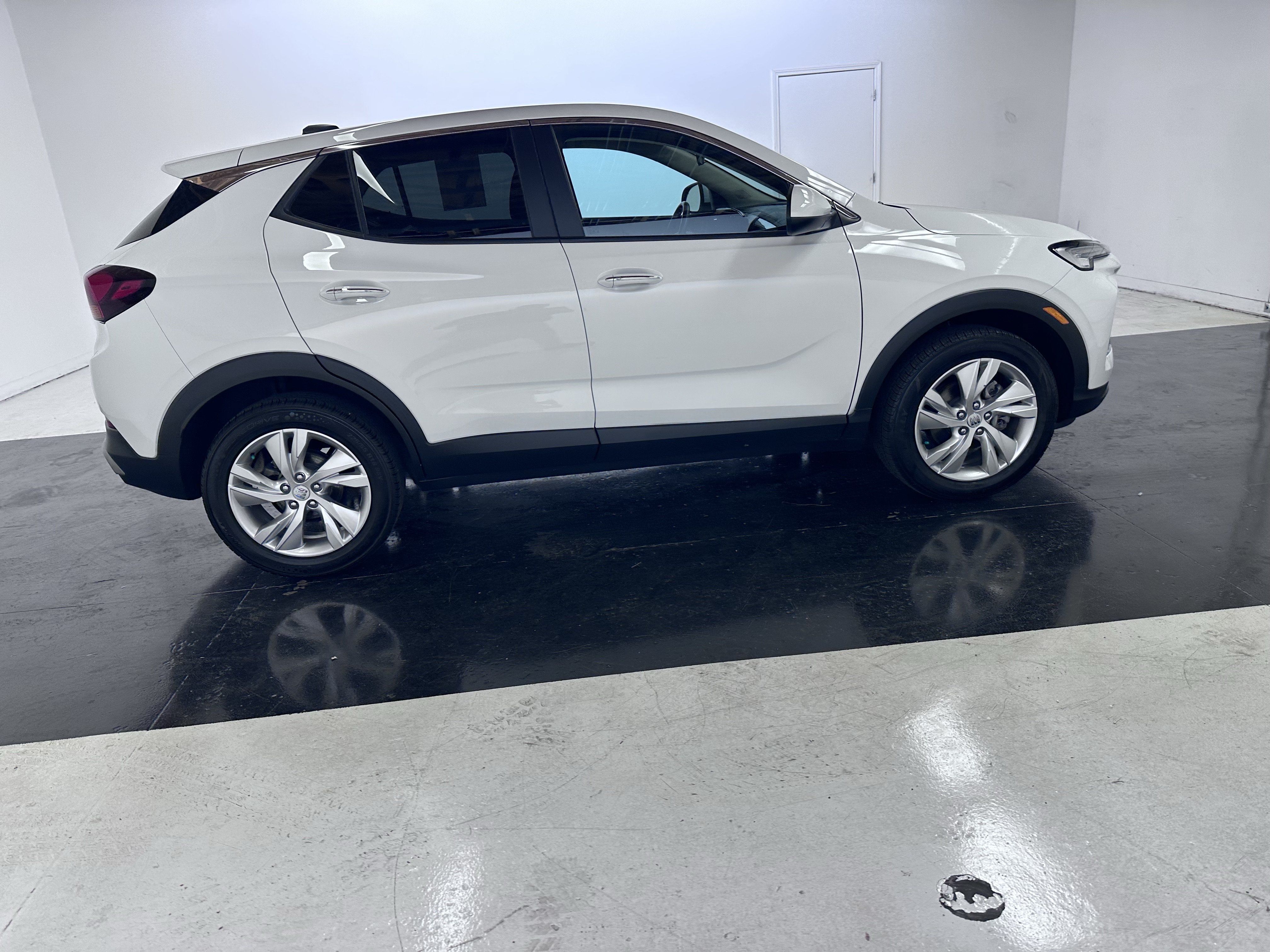 Used 2024 Buick Encore GX Preferred AWD/4WD image 19