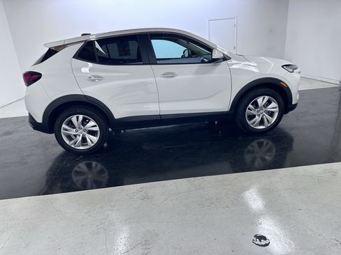 Used 2024 Buick Encore GX Preferred AWD/4WD image 19
