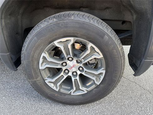Used 2025 GMC Sierra 1500 SLT AWD/4WD image 18