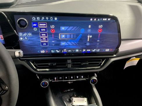 New 2025 Chevrolet Equinox EV RS w/ Active Safety Package 3 AWD/4WD image 29
