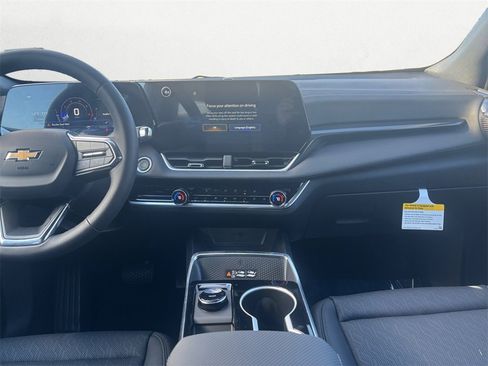 New 2026 Chevrolet Equinox LT w/ Convenience Package II image 11