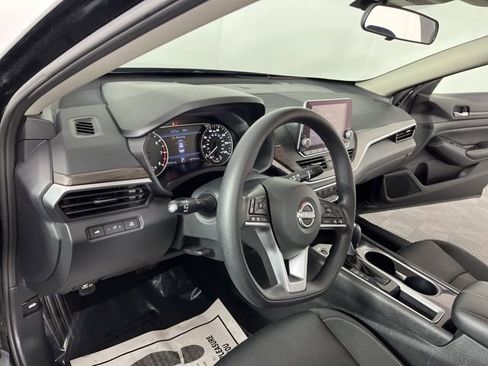 Used 2024 Nissan Altima 2.5 SV image 20