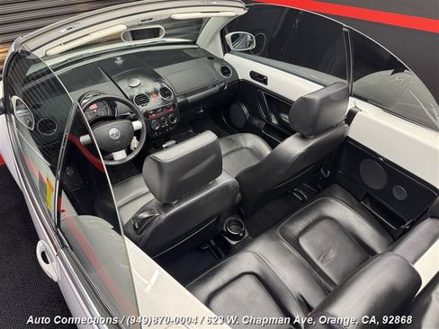 Used 2010 Volkswagen Beetle Convertible image 13