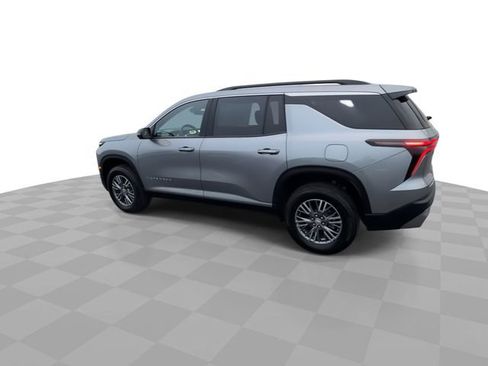 Certified 2025 Chevrolet Traverse LT image 7