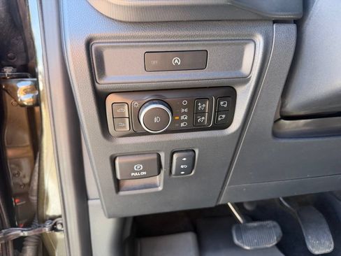 Used 2025 Ford F150 Raptor AWD/4WD image 17