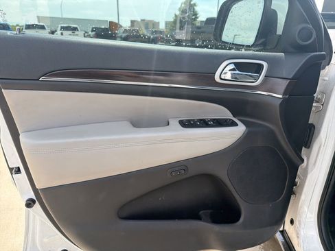 Used 2018 Jeep Grand Cherokee Limited RWD image 12