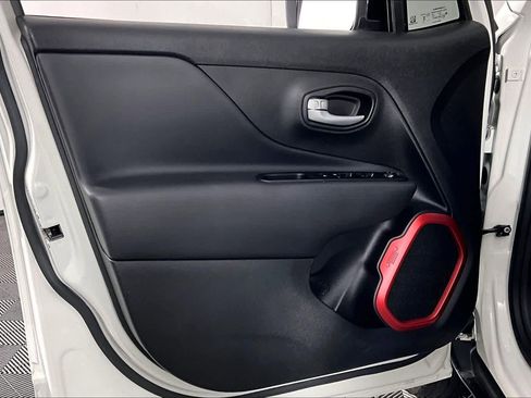 Used 2023 Jeep Renegade Trailhawk image 38