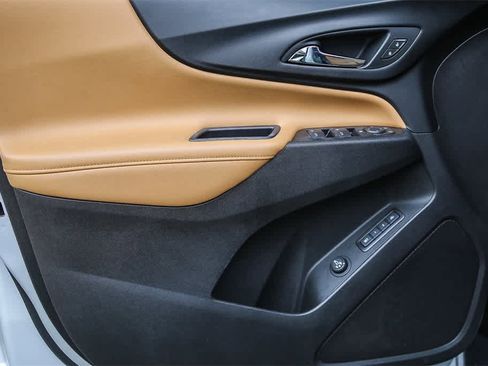 Used 2018 Chevrolet Equinox Premier image 20