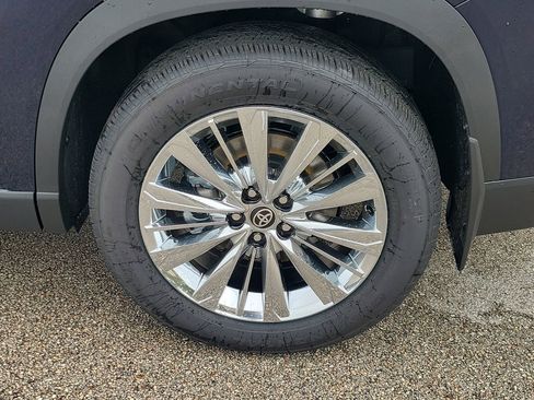 New 2026 Toyota Grand Highlander Platinum AWD/4WD image 5