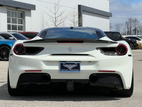 Used 2017 Ferrari 488 GTB image 8