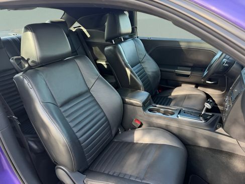 Used 2013 Dodge Challenger R/T RWD image 28