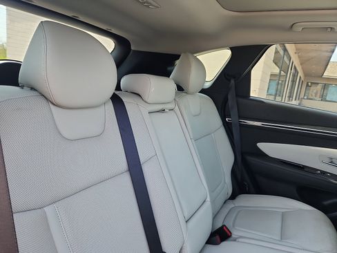 Certified 2023 Hyundai Tucson Limited AWD/4WD image 30