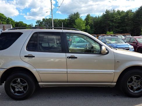 Used 2001 Mercedes-Benz ML 320 4MATIC image 15