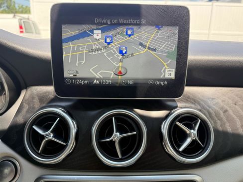 Used 2019 Mercedes-Benz GLA 250 4MATIC image 36