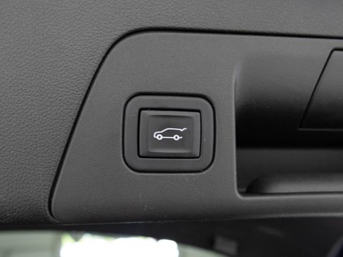 Used 2023 Buick Envision Essence AWD/4WD image 38