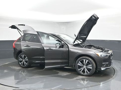 Used 2022 Volvo XC60 B5 Inscription w/ Advanced Package image 46