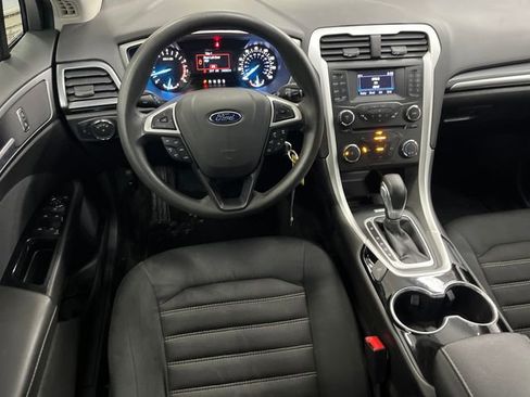 Used 2015 Ford Fusion SE image 13