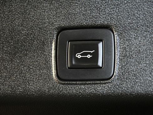 Used 2021 Chevrolet TrailBlazer RS w/ Sun and Liftgate Package image 51