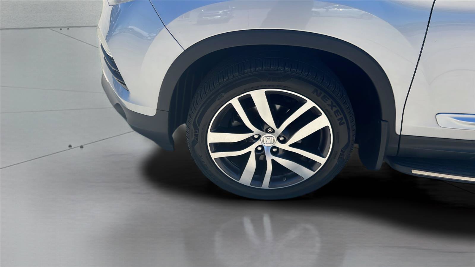 Used 2016 Honda Pilot Elite image 23