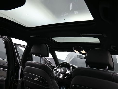 Used 2022 BMW 740i xDrive w/ M Sport Package image 19