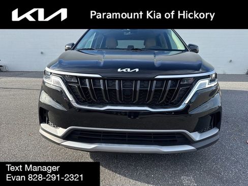 Used 2024 Kia Carnival LX image 2