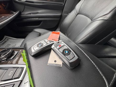Used 2014 BMW 750Li xDrive AWD/4WD image 25