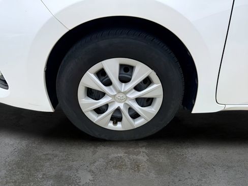 Used 2019 Toyota Corolla L FWD image 32