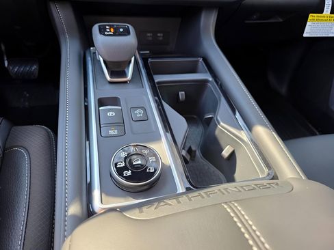 New 2026 Nissan Pathfinder SL image 27